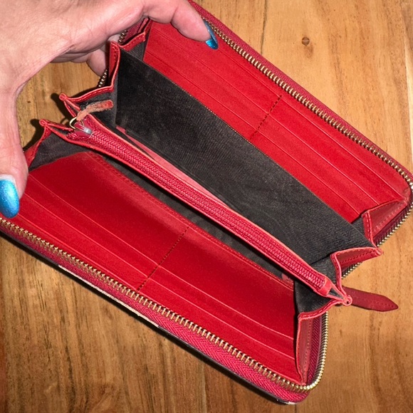 Gucci GG Supreme Embroidered Heart Snake Long Zipper Wallet - Picture 3 of 6